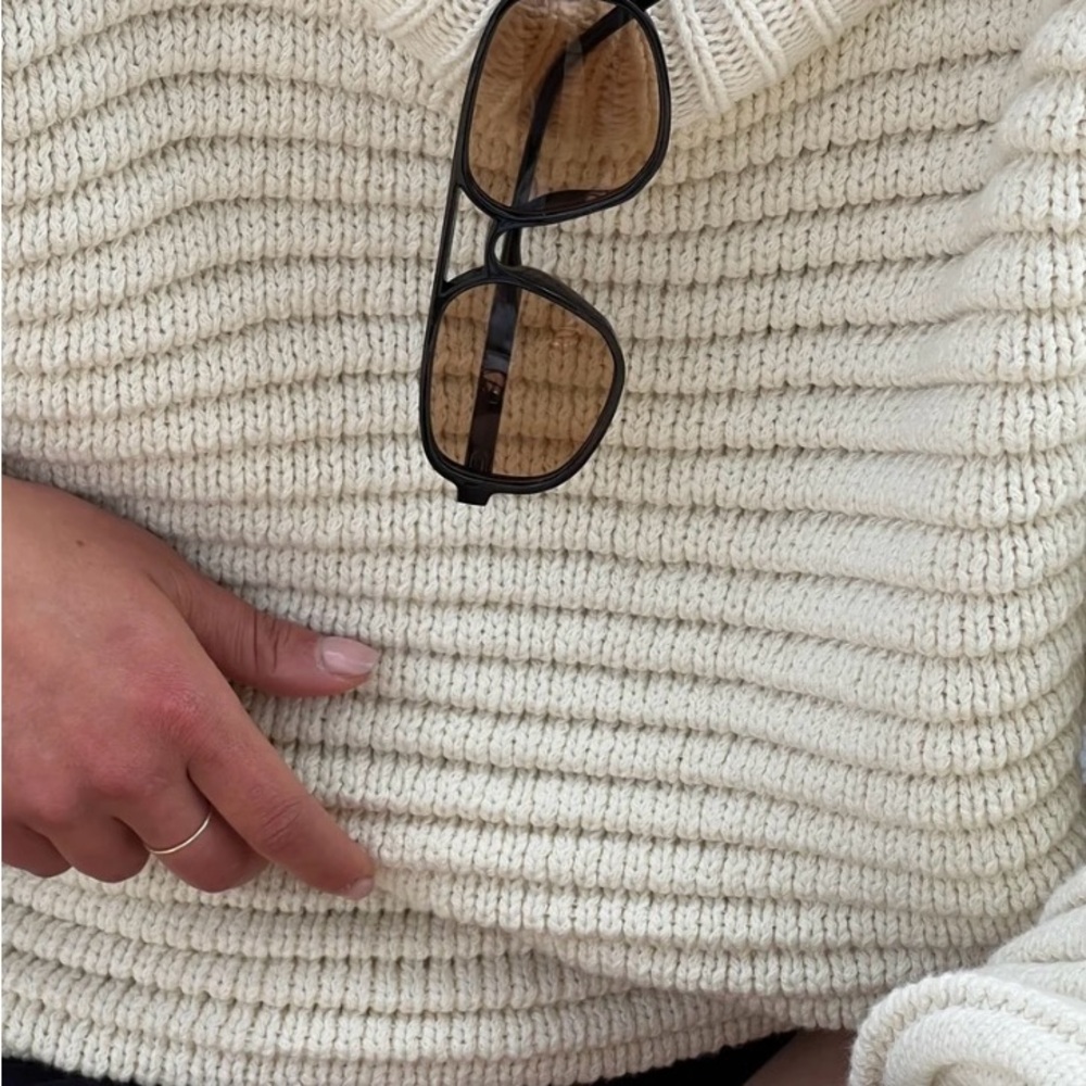Elegant Black Sunglasses